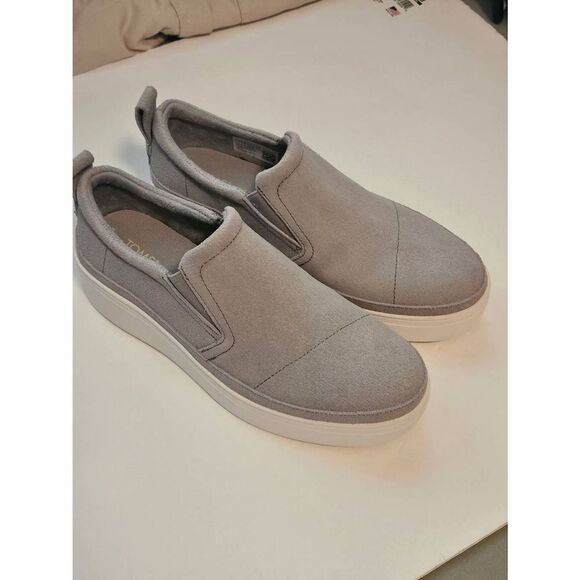 TOMS platform Suede ladies slip on shoe Nwot - Picture 2 of 12